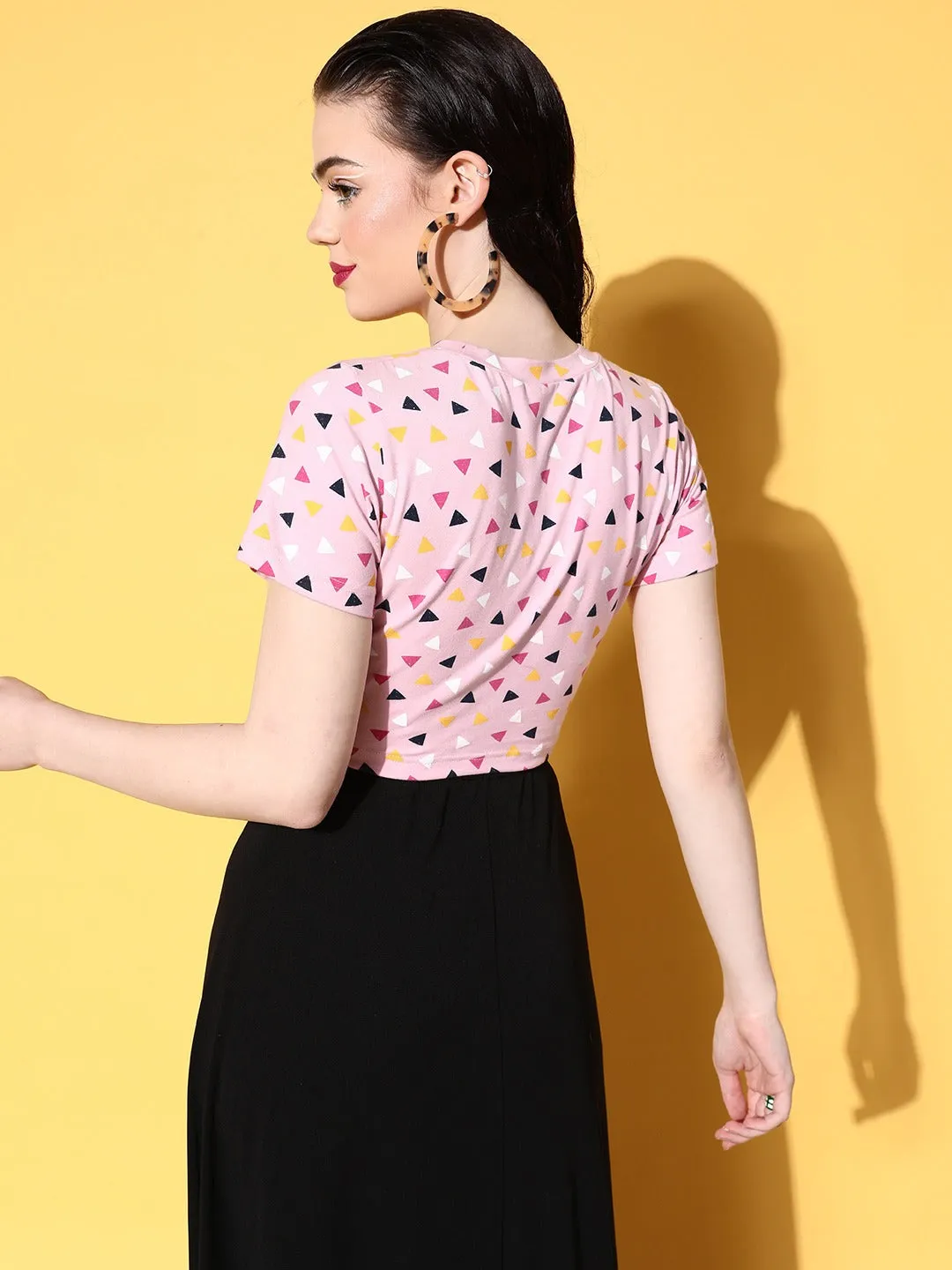 Berrylush Women Pink & Black Geometric Print Round Neck Waist Tie-Up Cotton Ruched Crop Top