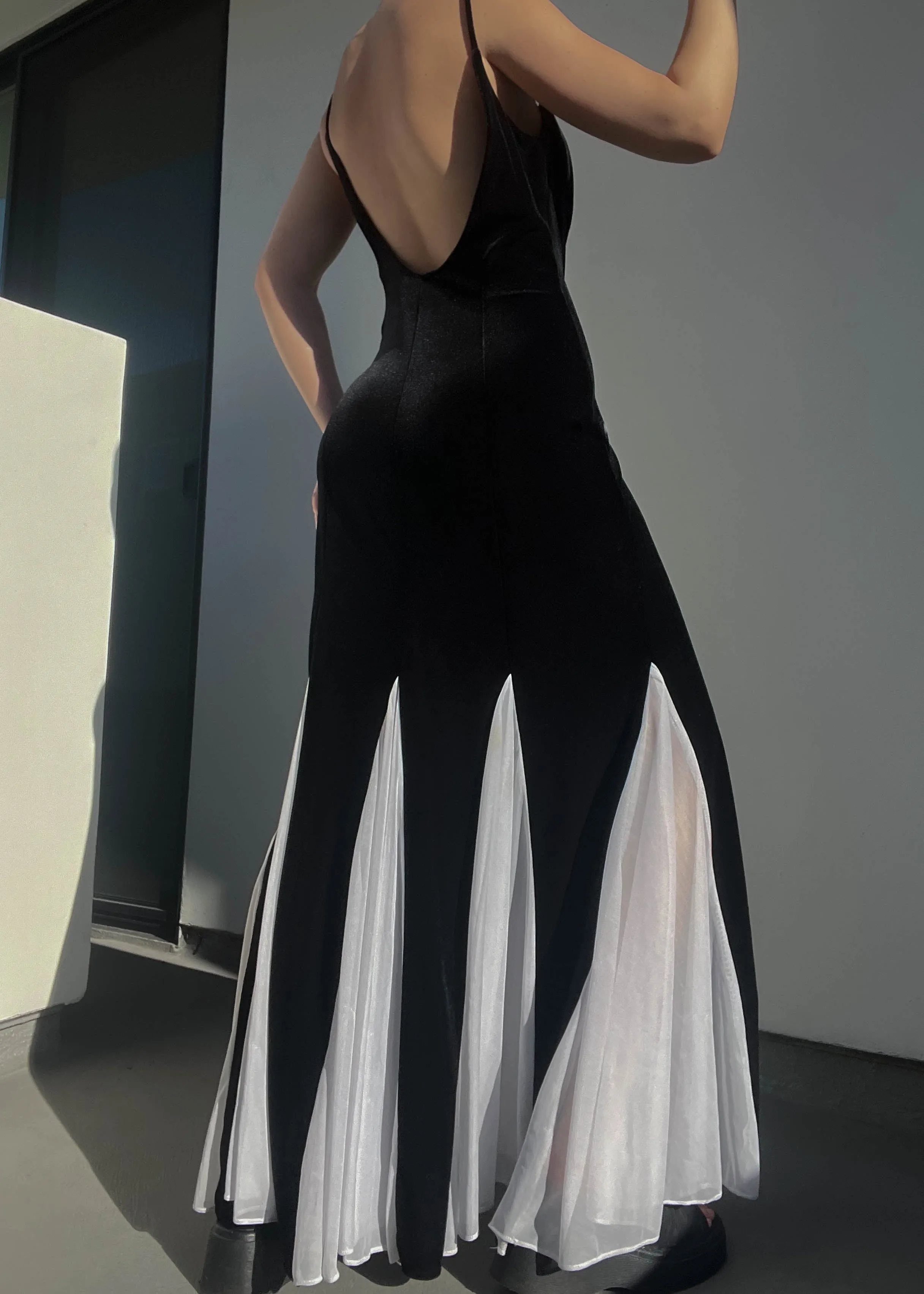 Black & White Velvet Maxi (M-M/L)
