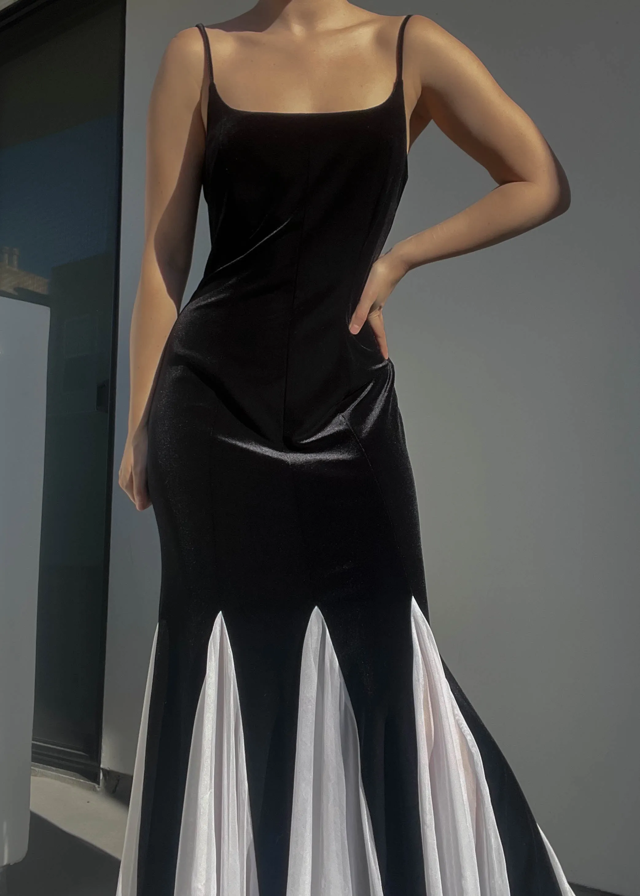 Black & White Velvet Maxi (M-M/L)