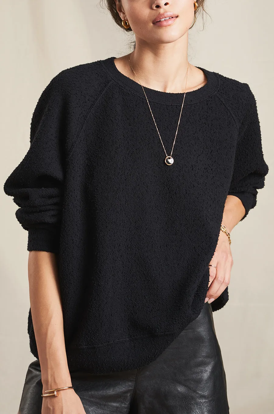 BRENTWOOD SWEATSHIRT IN BLACK BOUCLÉ