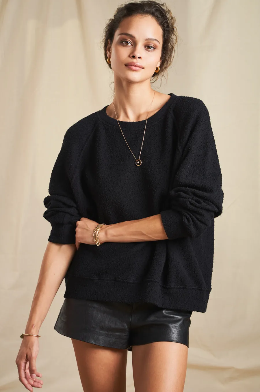 BRENTWOOD SWEATSHIRT IN BLACK BOUCLÉ