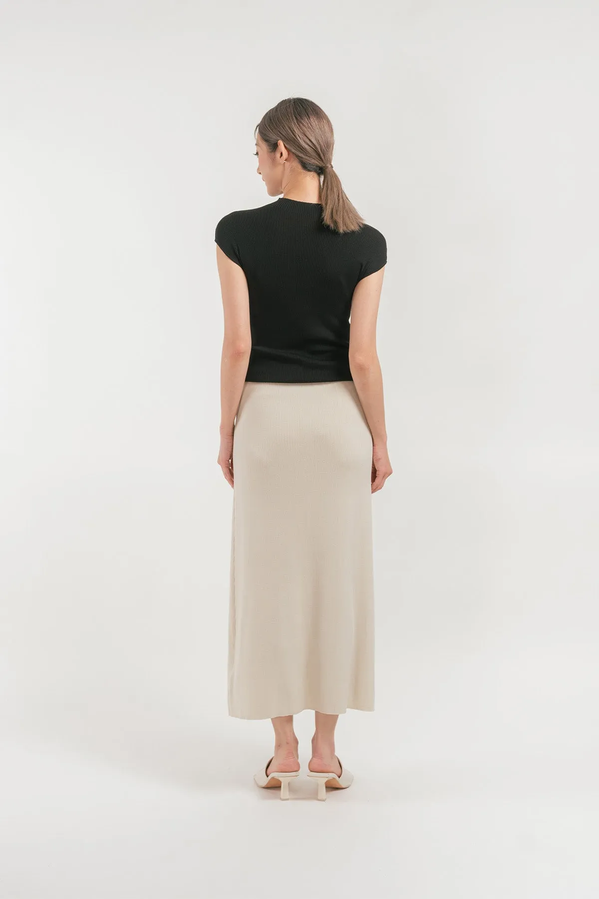 Devorra Ribbed Maxi Skirt
