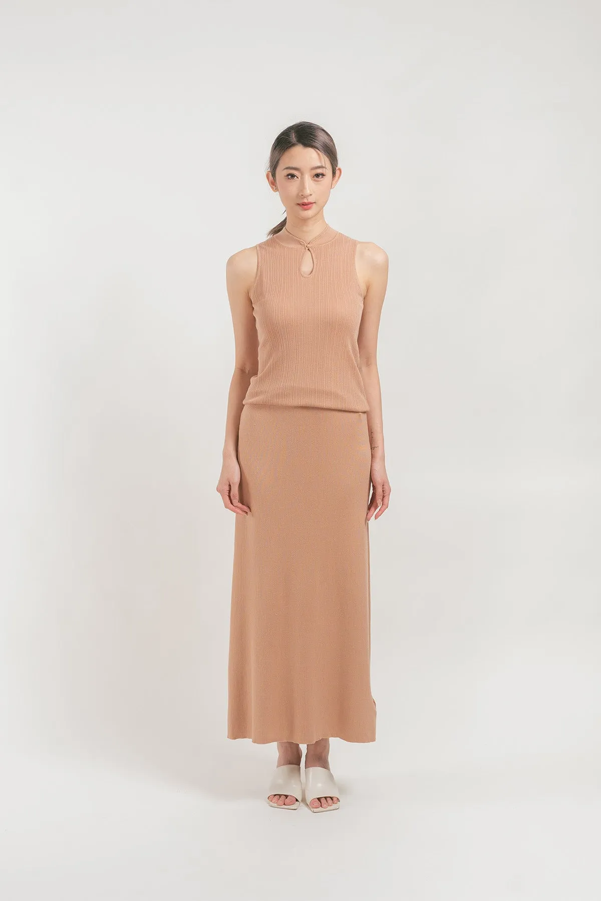 Devorra Ribbed Maxi Skirt