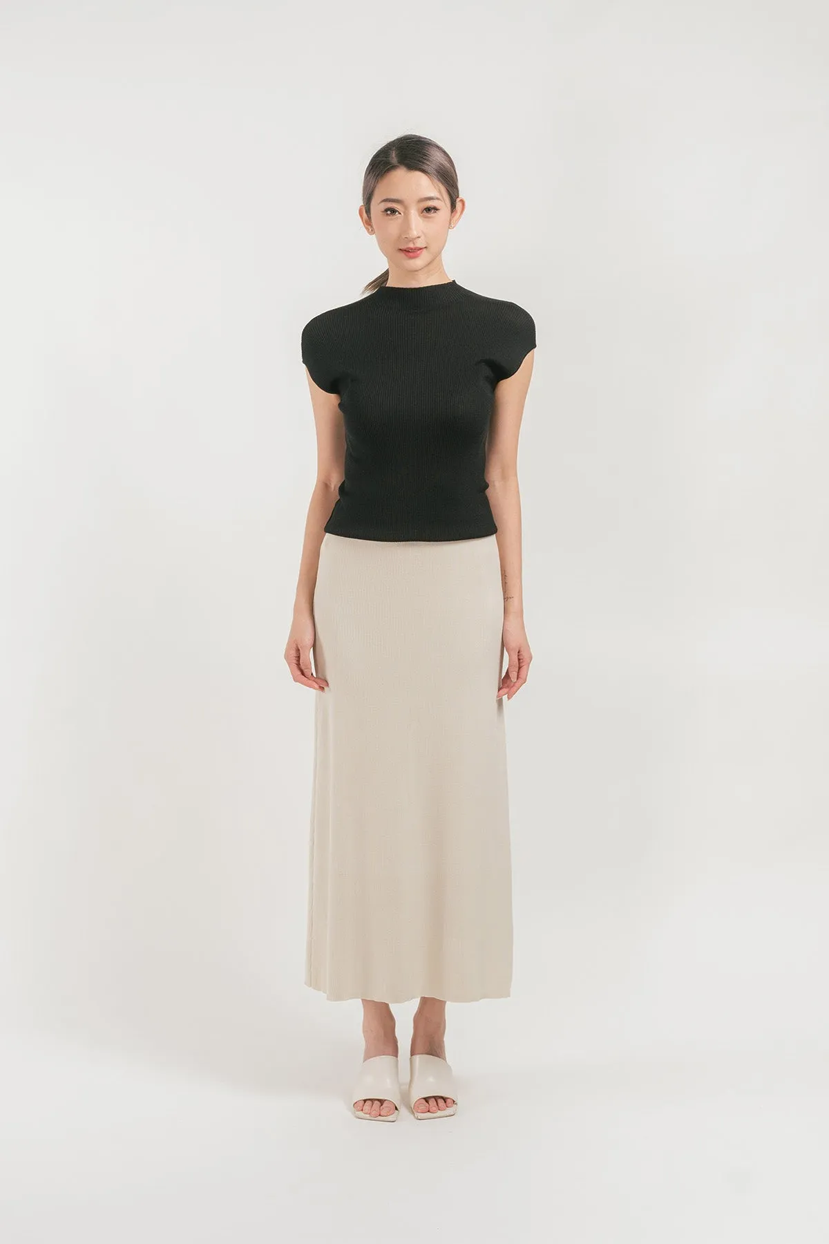 Devorra Ribbed Maxi Skirt
