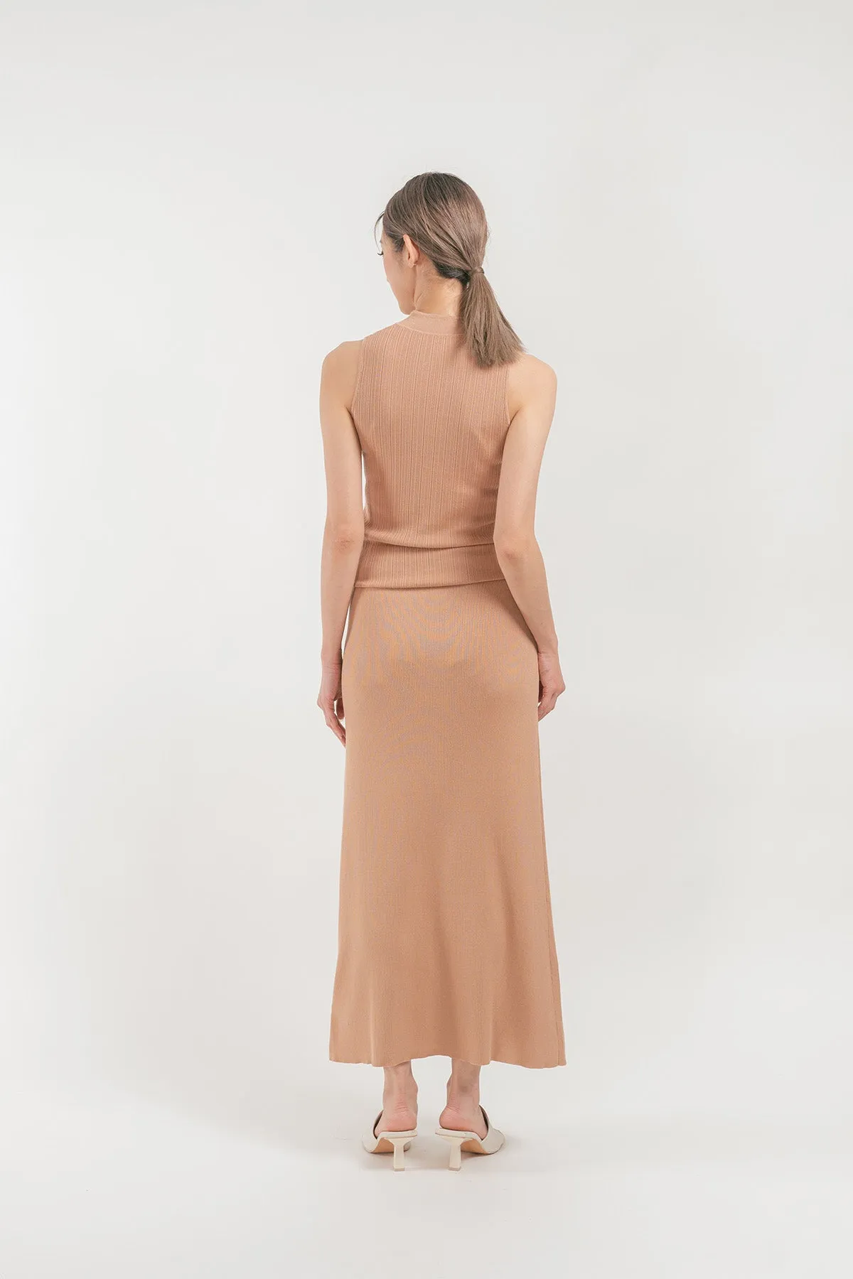 Devorra Ribbed Maxi Skirt