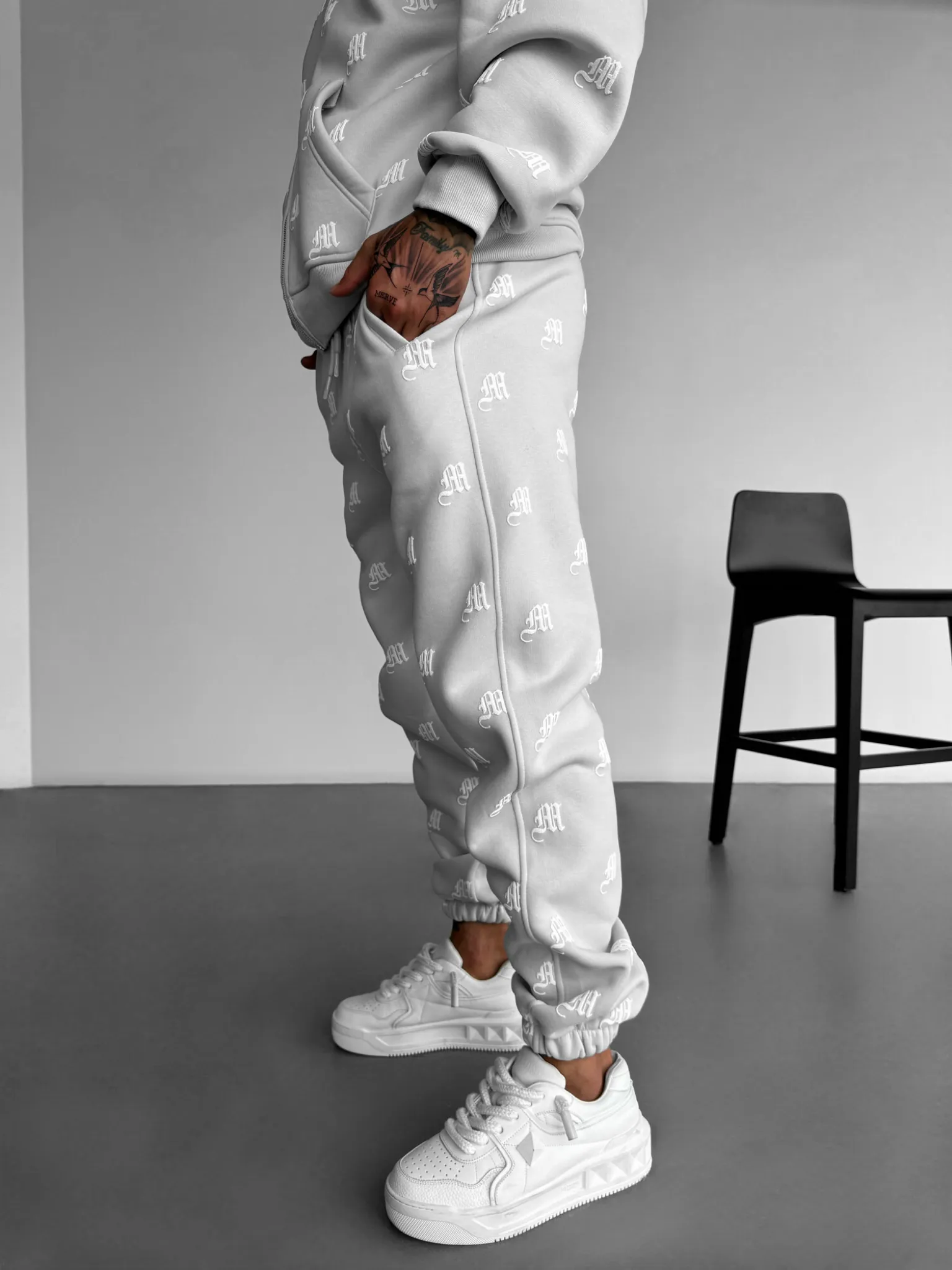Initial Sweatpants - Grey