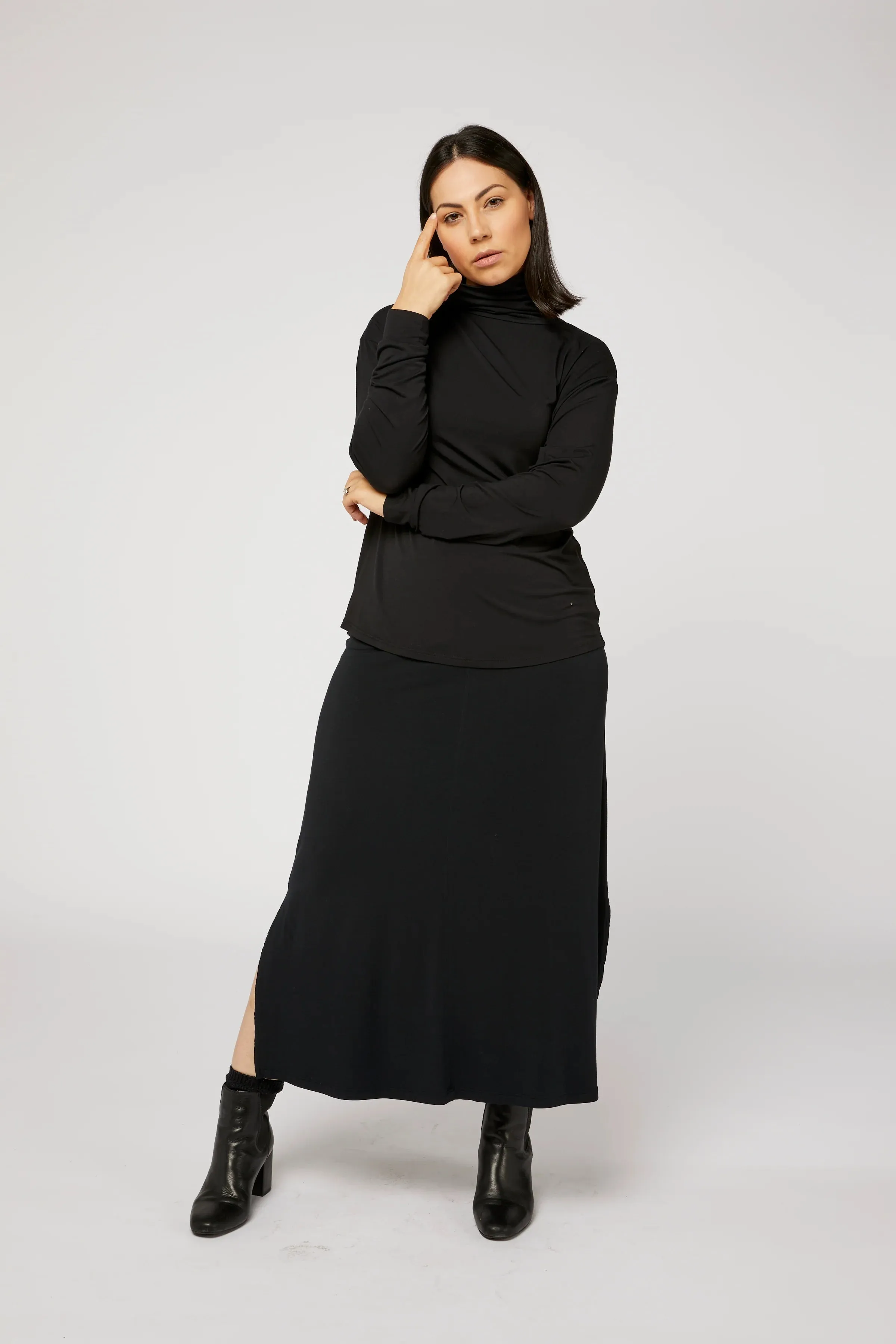 Long Panel Skirt- Black