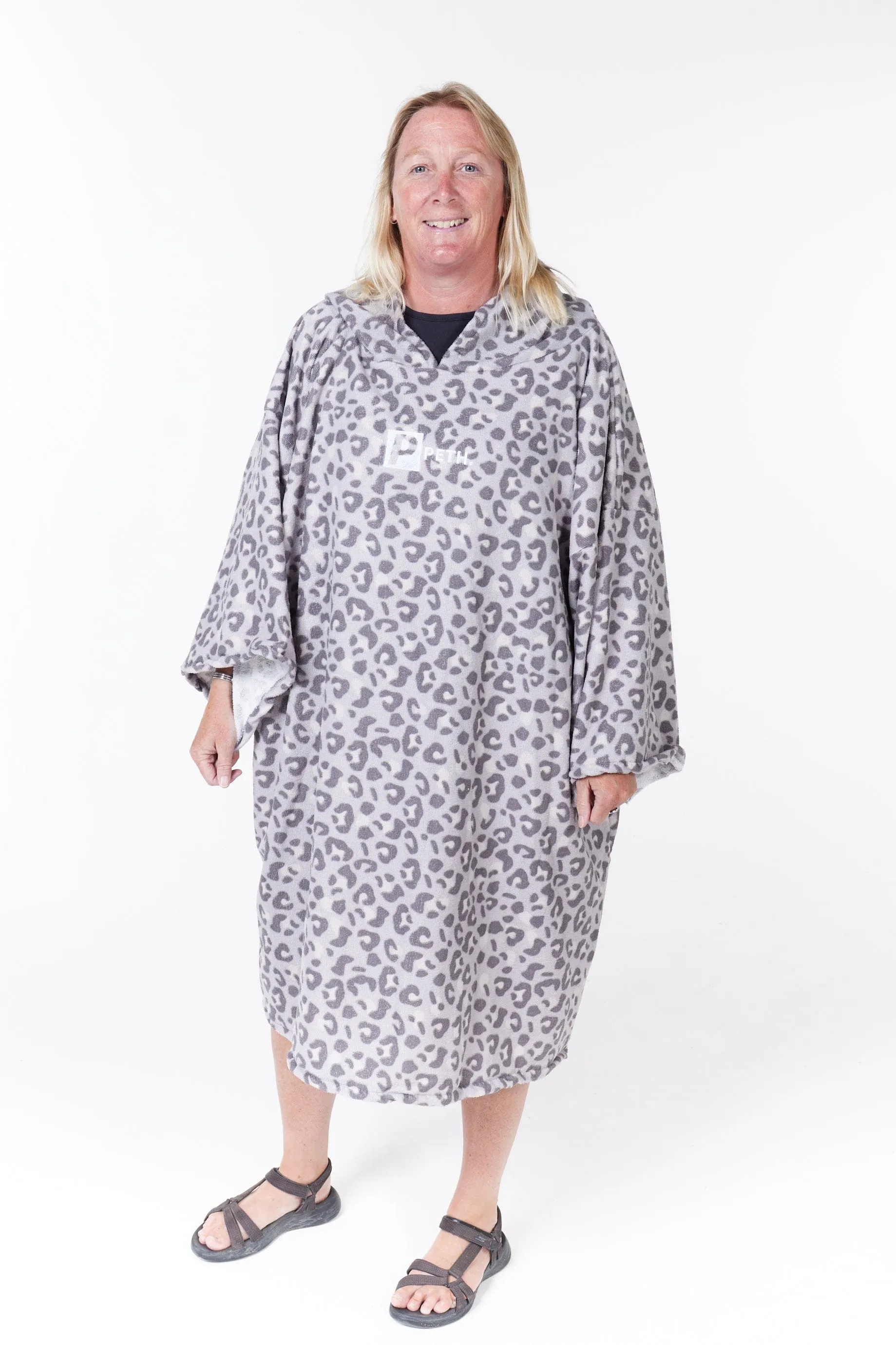 Premium Microfibre Oversized Changing Poncho / Robe - Leopard print