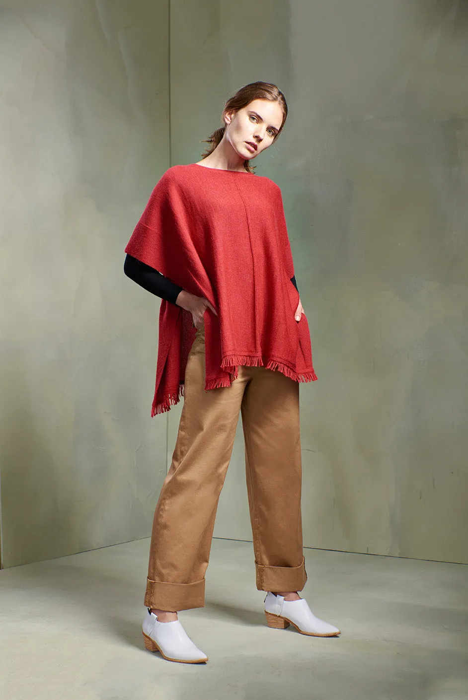Taboa Poncho Baby Alpaca Color Rhubarb