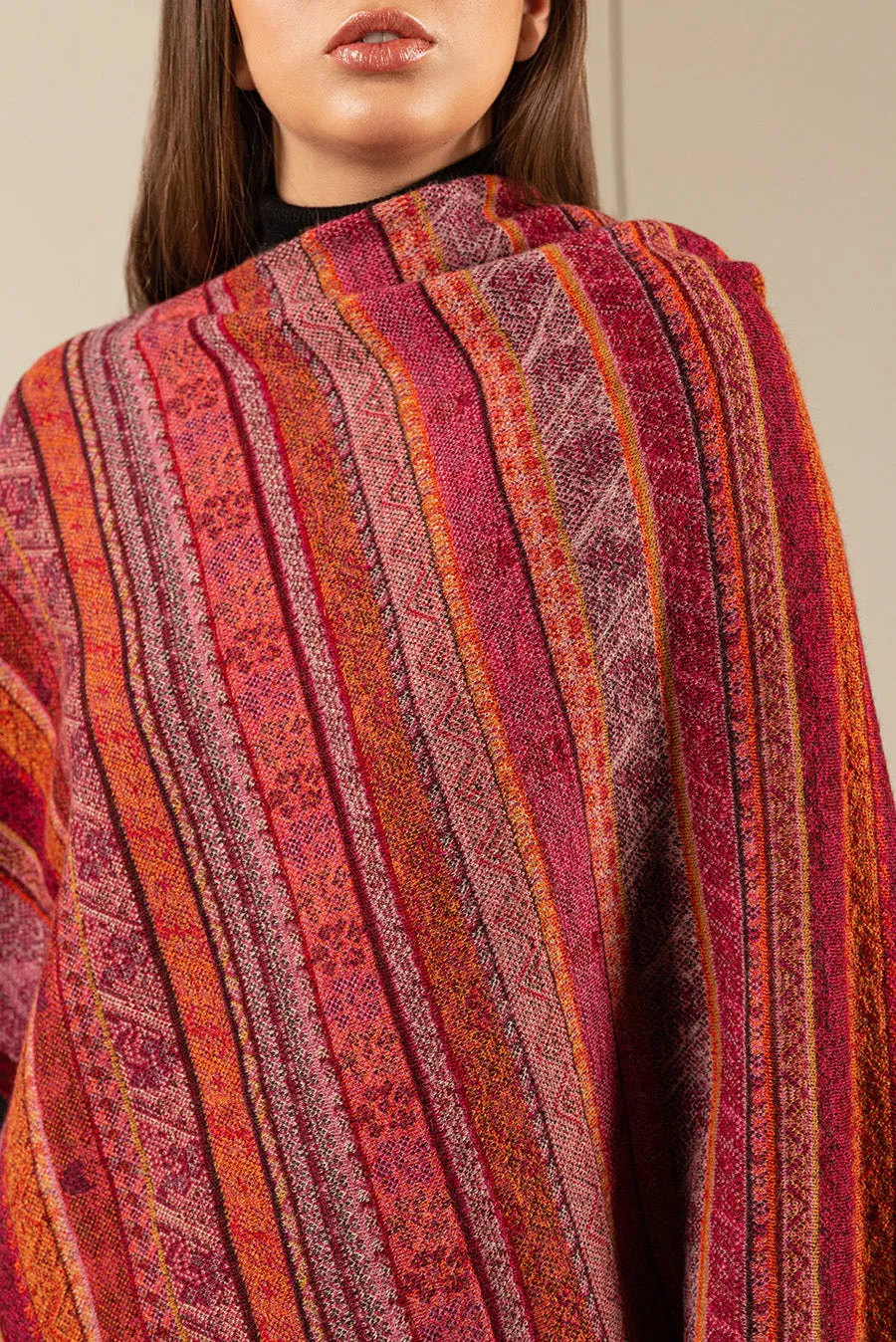 Ukali Poncho Baby Alpaca Color China