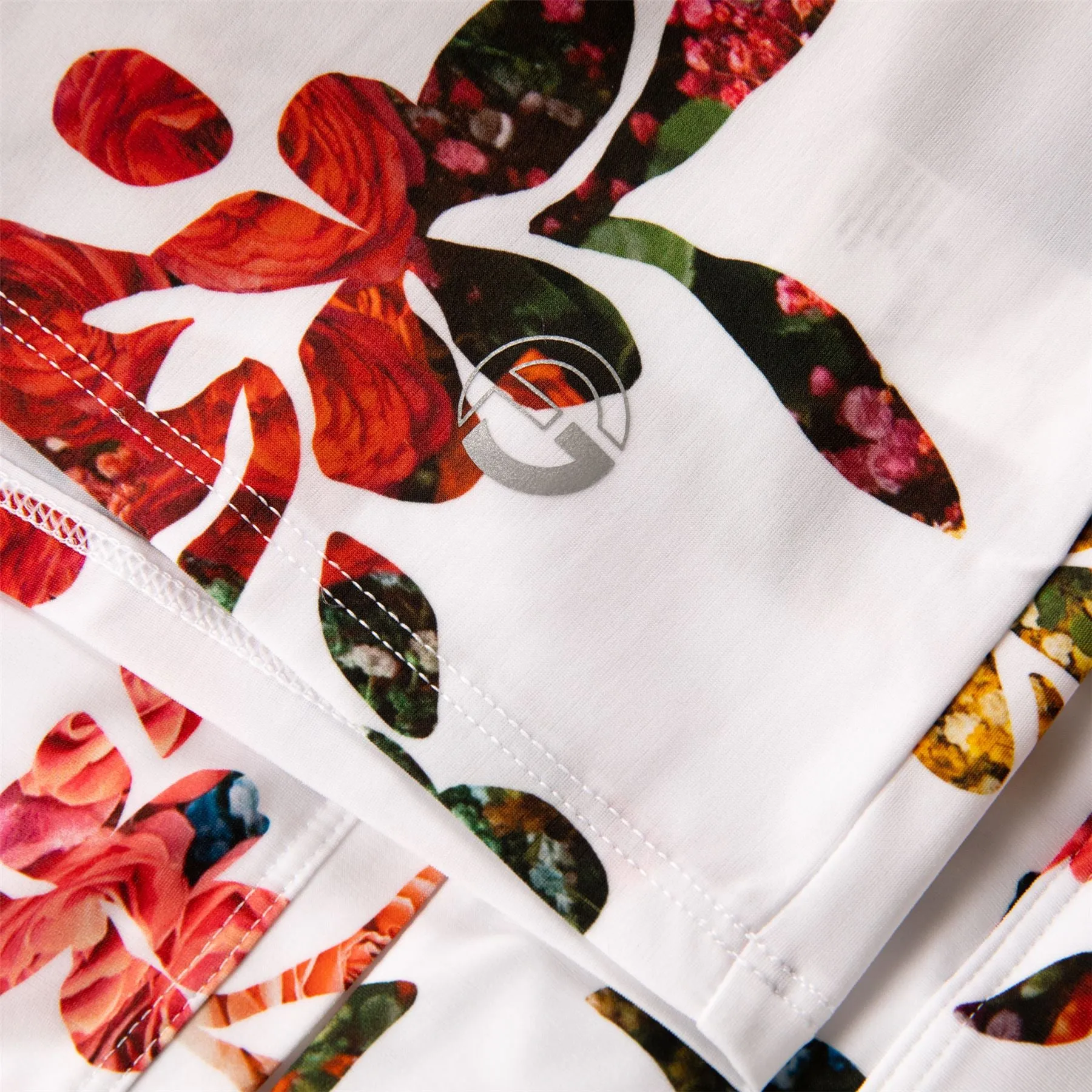 Womens Core Basic Pocket Skirt White Graphic Floral - SS23